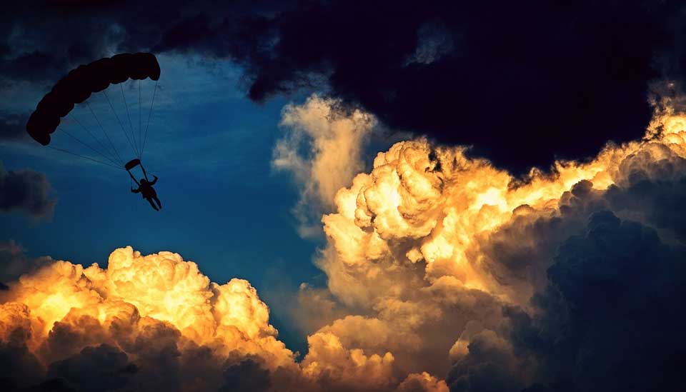 Rettungsfallschirm bei Überschuldung bieten Schuldnerberater Schuldnerberatung Gerolzhofen